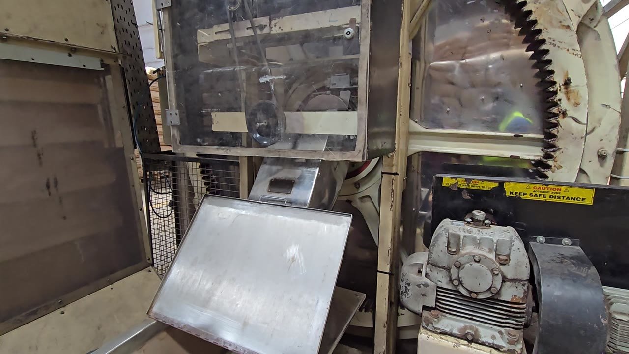 Blending drum drive and discharge gate